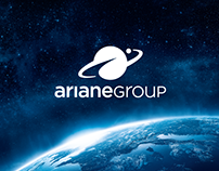 Das Logo der ArianeGroup; im Hintergrund das Weltall mit Blick zur Erde